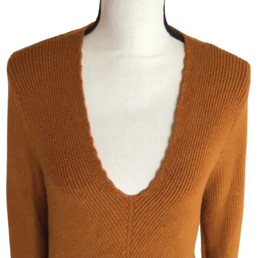 Anthropologie Moth Freeport Rust V-Neck Ribbed Knit Tie Front Sweater Small